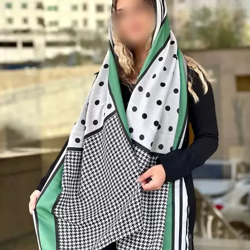 شال نخی زنانه طرح پیچازی و توپی رنگ مشکی سبز کیفیت عالی ارسال رایگان r54