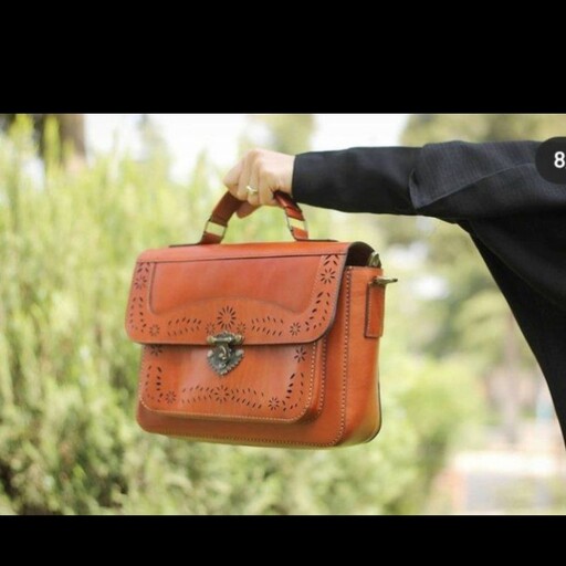 کیف اداری زنانه چرم طبیعی کاملان دست دوز قابل اجرا در رنگ های مختلف