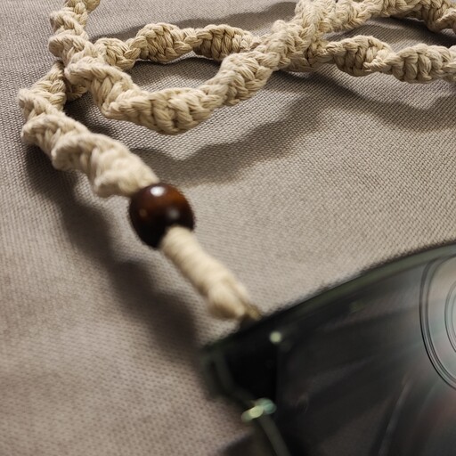 بند عینک مکرومه با مهره چوبی