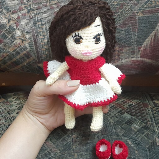 عروسک بافتنی نینی کوچولو دستبافت بافته شده با کاموا اکریل تاپ صورت گلدوزی شده زیبا و ماندگار