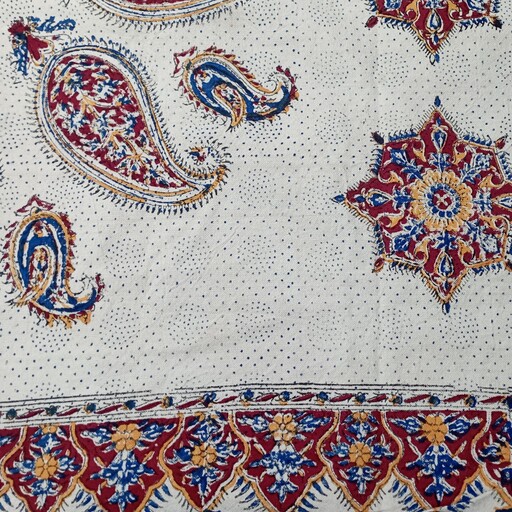 رومیزی سنتی قلمکاری اصفهان سایز یک در یک و نیم