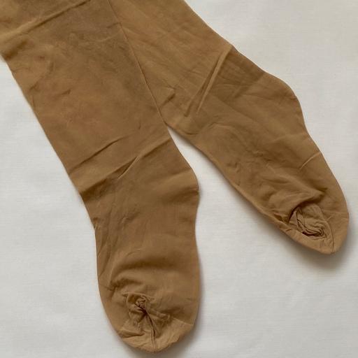 جوراب شلواری زنانه از برند اسمارا رنگ پا تراکم 40 سایز xs(تکی بدون کارتون)