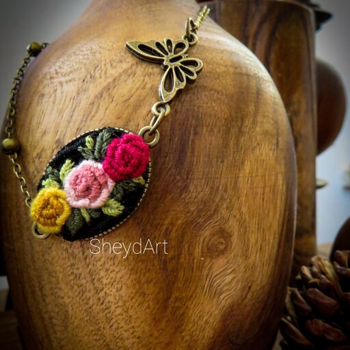 ست دستبند و گردنبند گلدوزی گل آهار