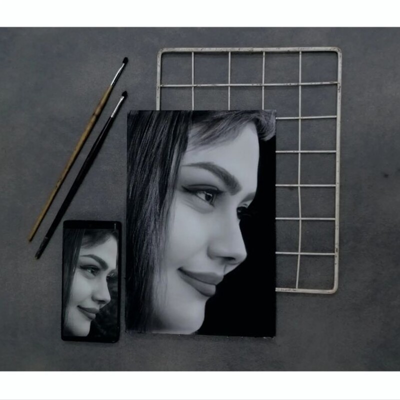 طراحی و نقاشی چهره به سبک سیاه قلم بصورت سفارش سایز  A4