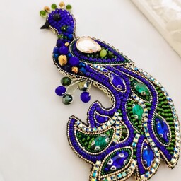 سنجاق سینه جواهردوزی شده طاووس فاخر