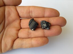 راف سنگ تورمالین سیاه (کد598)وزن 8 گرم