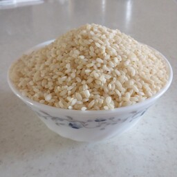 برنج گرد میانه1500 گرمی پاک شده برای استفاده در  آش و شیر برنج   و شله زرد  در ظروف یکبار