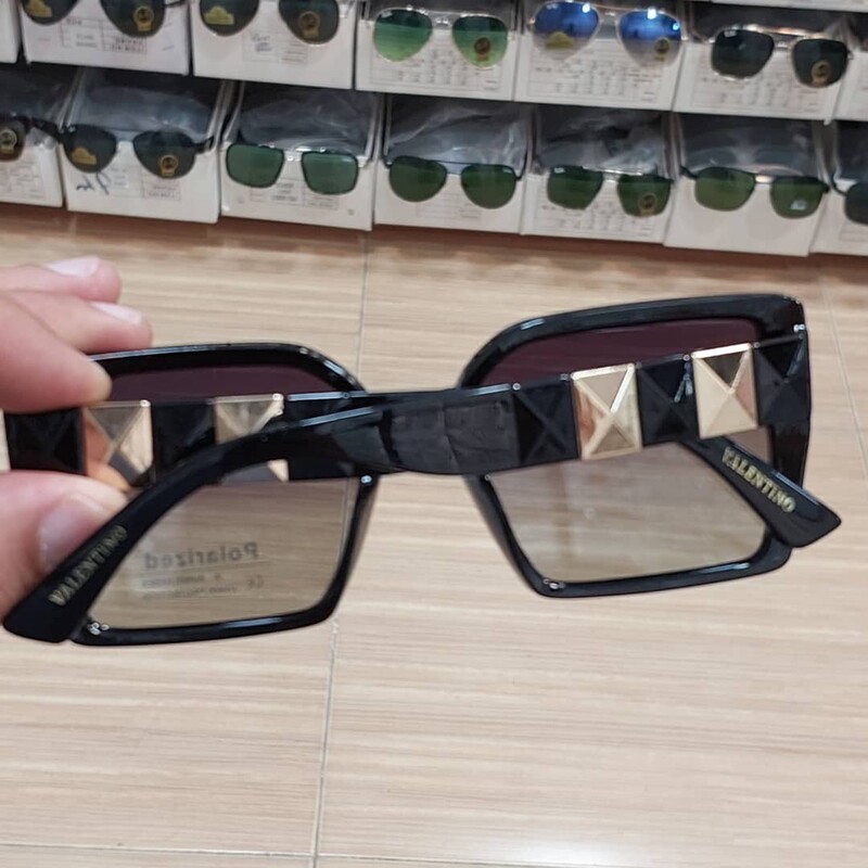 عینک آفتابی زنانه والنتینو پلاریزه رنگ مشکی ارسال رایگان 