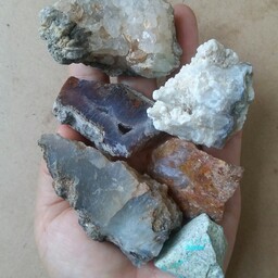 پک سنگ های عقیق اصل قندیلی عقیق آبدار  عقیق خزه ای و رنگی عقیق و سنگ فیروزه معدنی و اصل 