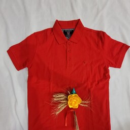 تی شرت مردانه رنگ قرمز  سایز مدیوم  یقه سه دکمه مارک تونی مانتا نا بلندی لباس از لبه یقه تا پایین لباس 68 