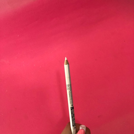 مداد چشم و مداد لب سفید 
