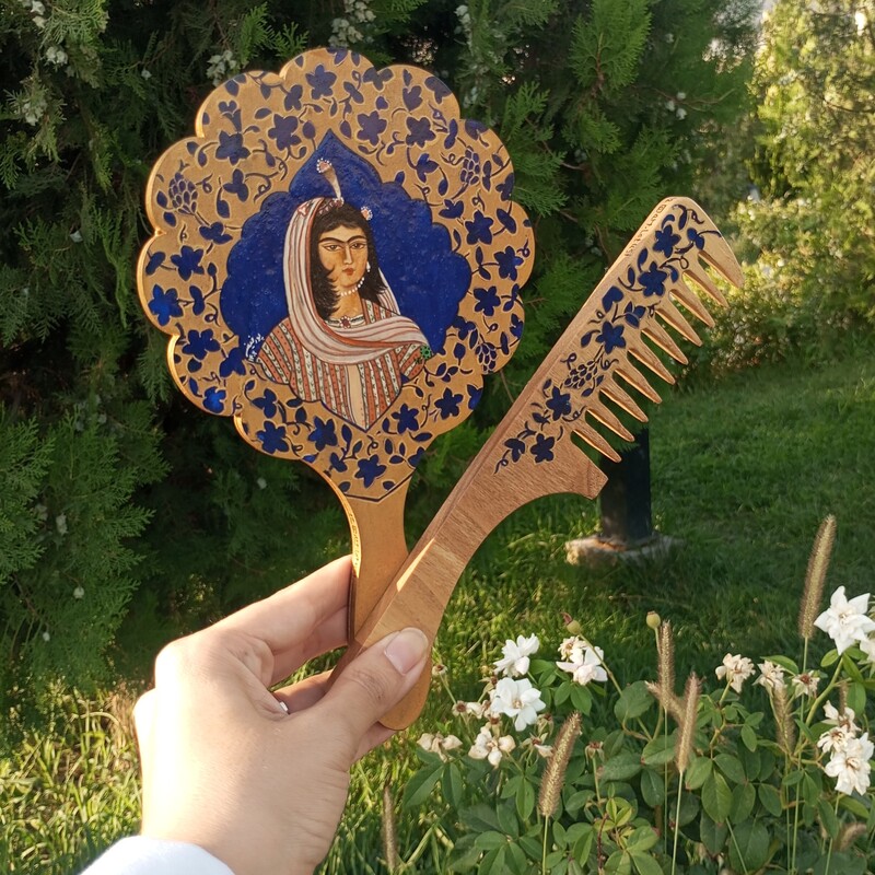ست آینه دستی و شانه چوبی با اجرای نقاشی ایرانی دختر قاجار