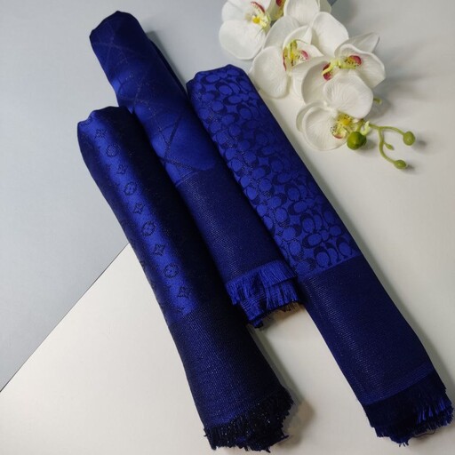 روسری آبی کاربنی در طرحهای متنوع