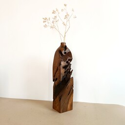 گلدان چوبی خراطی ساخته شده از چوب گردو تیره