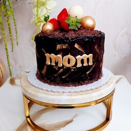 کیک خامه ای خونگی روز مادر با کاور شکلاتی با وزن(2 کیلو گرم)