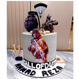 کیک خامه ای خانگی با تم کال اف دیوتی با تزئینات فوندانت و چاپ گلاسه(2کیلوگرم)
