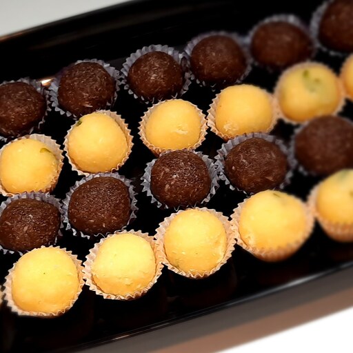 دیس لاکچری شیرینی نارگیلی ،در وزن 650گرمی با طعمهای زعفرانی وشکلاتی،200000تومان 