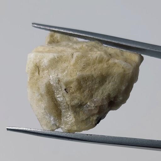 بلور سنگ آکوامارین معدنی (احاطه در بستر فلدسپات)