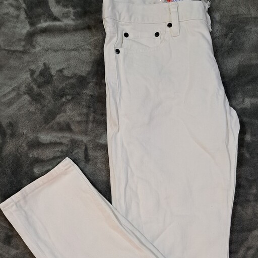 شلوار جین دخترانه وارداتی کد 5
فروش عمده حداقل سفارش 12 عدد قیمت 229 تومان

