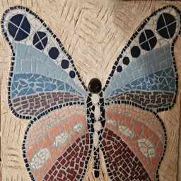 تابلو کاشی شکسته طرح پروانه (معرق کاشی، نقاشی موزاییک)