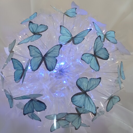 دسته پروانه رویایی سفید با پروانه های دلبر آبی 28 پروانه