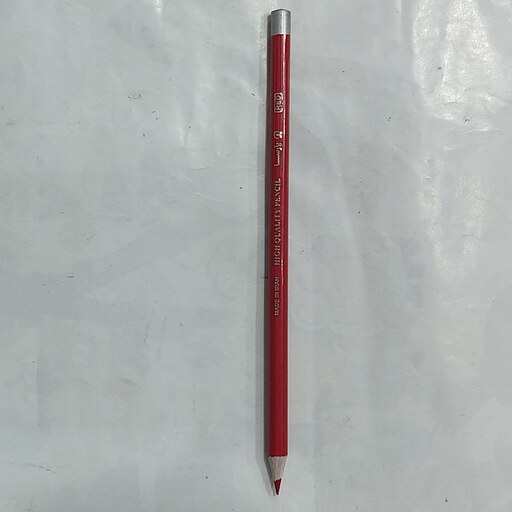 مداد قرمز پارسا