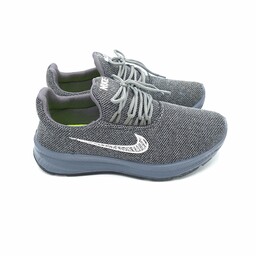 کتونی اسپرت نایک Nike زیره پیو و کاملا تزریق خیلی بادوام باکیفیت عالی رویه بافت درجه یک رنگ زغال سنگی محصول  مشهد کفش