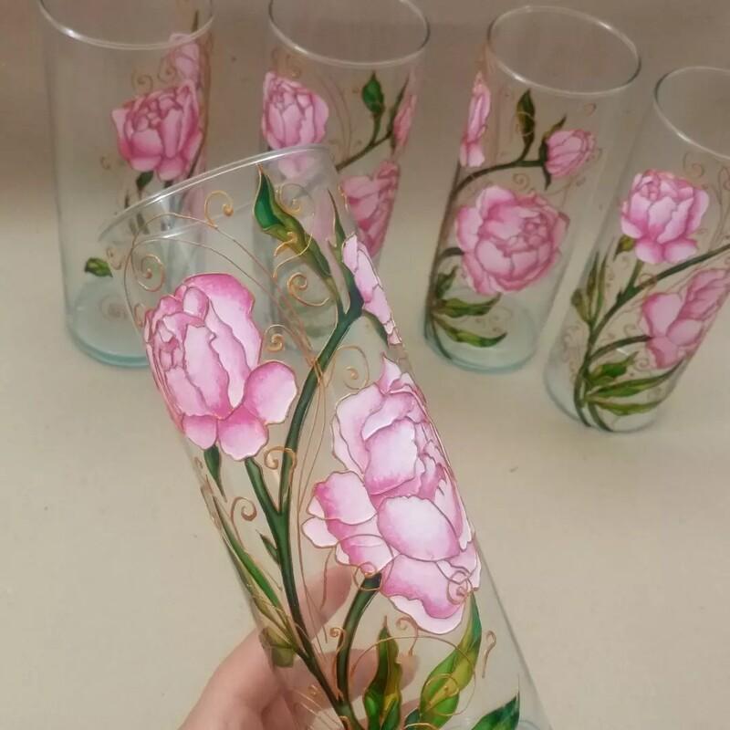 گلدان شیشه ای نقاشی شده با تکنیک ویترای طرح گل پیونی 