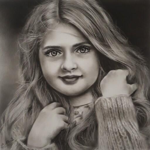 سفارش تابلو  نقاشی چهره سیاه قلم دختر بچه