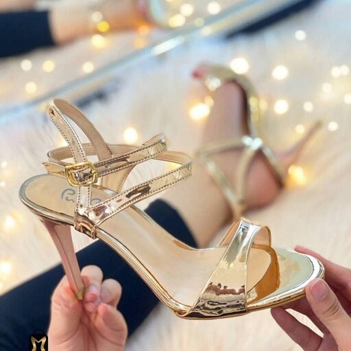 کفش مجلسی زنانه ورنی پاشنه 7 سانت در دو رنگ مشکی و طلایی