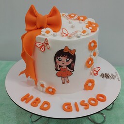 کیک  تولد خونگی دخترونه با فوندانت و تم گل نارنجی دخترونه  وزن 1100 کیلوگرم ( فیلینگ نوتلا و موز و گردو)