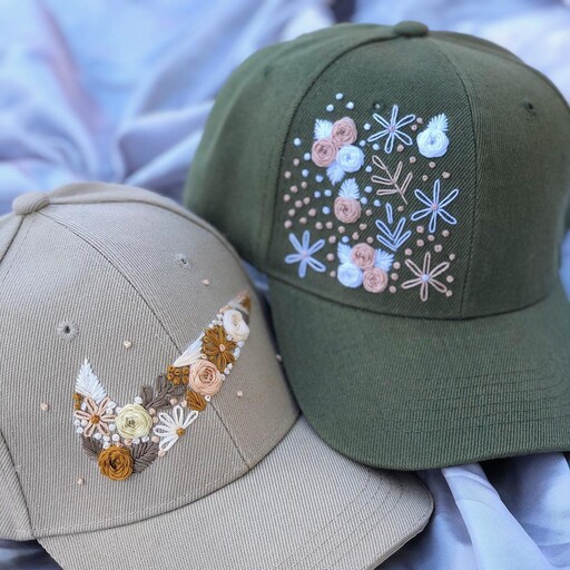 کلاه گلدوزی شده در دو طرح نایک و گل زنانه در رنگ ها و طرح های متنوع 