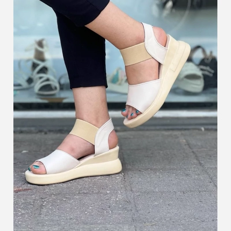 صندل زنانه صندل کرم صندل کشی دخترانه صندل طبی کفش تابستانه سبک نرم راحت مشکی کرم هپی کشی