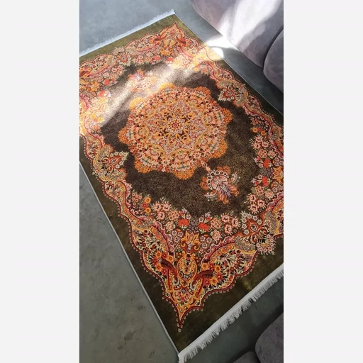 فرشینه مخمل ترک طرح سنتی زمینه سبز و نارنجی  058 (پس کرایه)