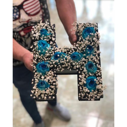باکس گل رز آبی حرف h