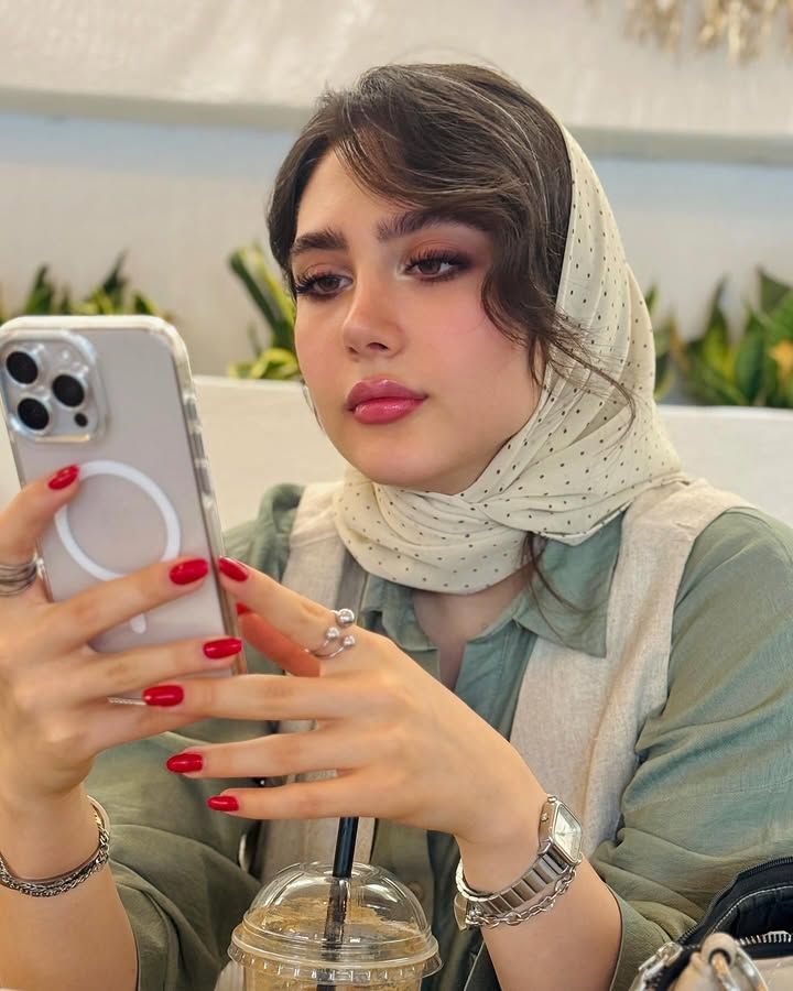 Ba_ har (اگه میل به خرید نداری لطفا وقتتو تلف نکن)