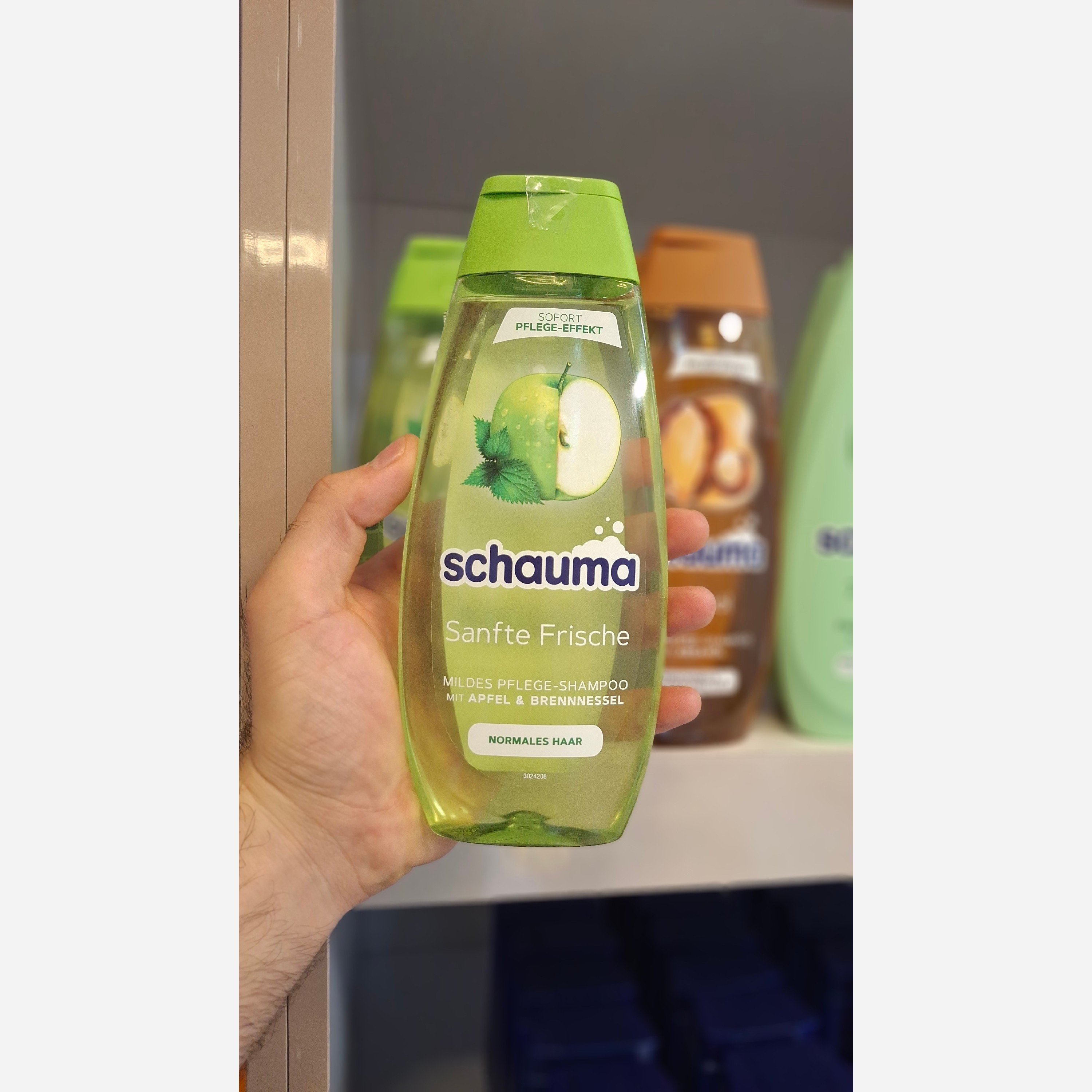 شامپو Schauma مدل با عصاره سیب و گزنه