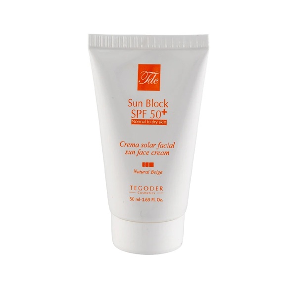 کرم ضد آفتاب رنگی بژ طبیعی تگودر spf 50 مخصوص پوست نرمال و خشک 50 میلی لیتر | TEGODER TINTED SUN SCREEN SPF50 FOR NORMAL