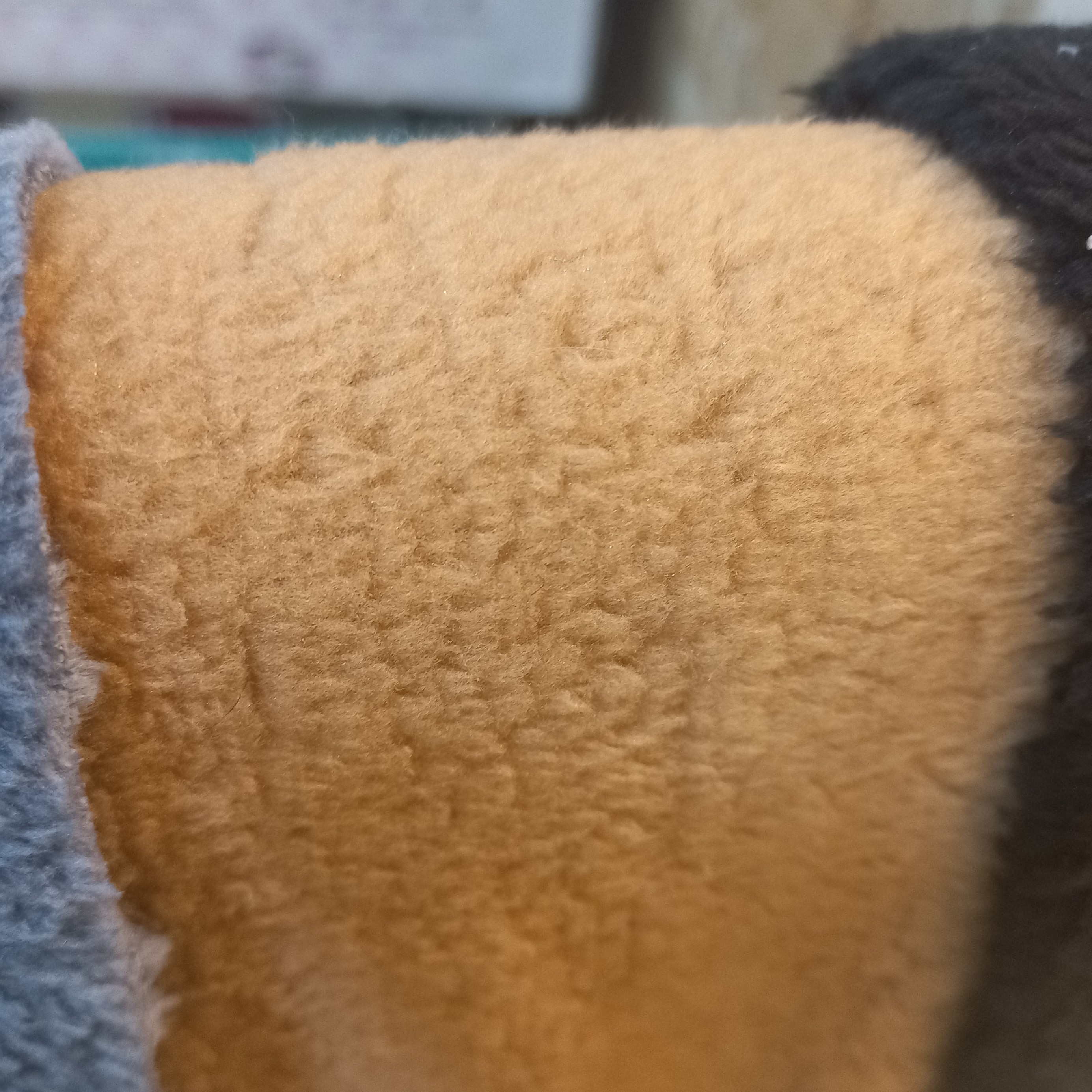پارچه تدی خرگوشی کرم (نیم متری - 50 سانتی)(پارچه خز پشمی ببعی)(طول 0.5 متر - عرض 1.7 متر)