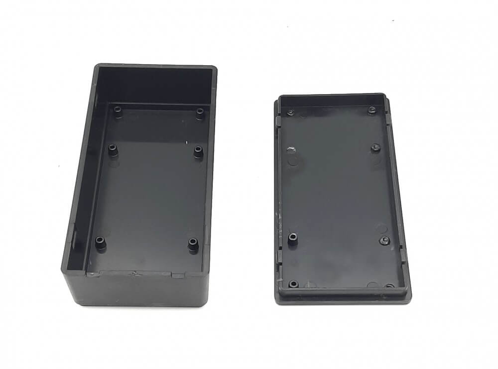 جعبه برد پلاستیکی مشکی و سفید مدل BMD-A سایز 121x58x31mm