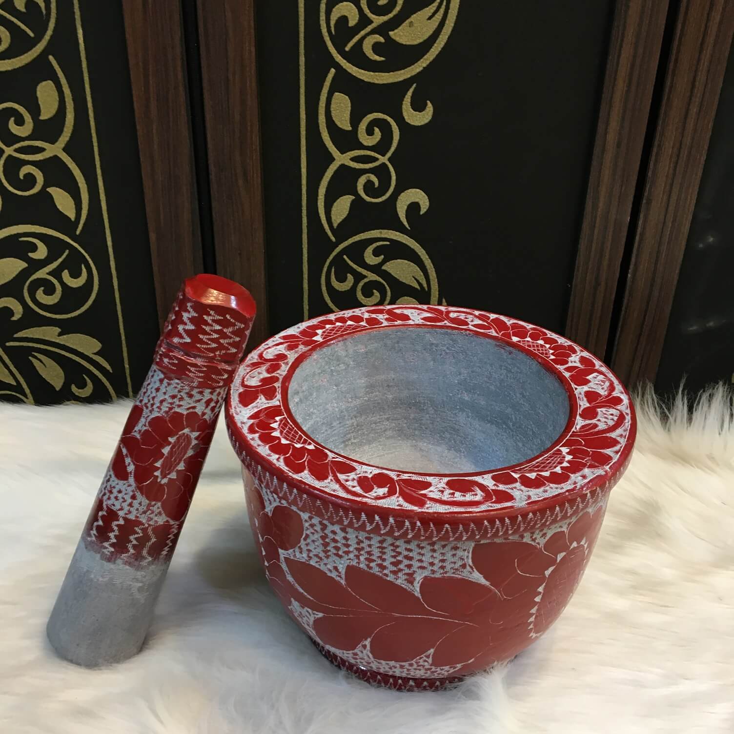 هاون سنگی قلمزنی شده طرح گلبرگ