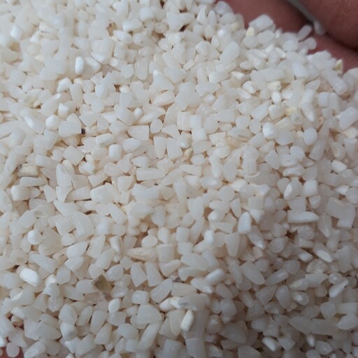 نیمدونه برنج هاشمی گیلان با بسته بندی مناسب جهت حمل نقل به نقاط دوردست بدون پارگی در بسته های 5و 10کیلوی با عطر و طعم 