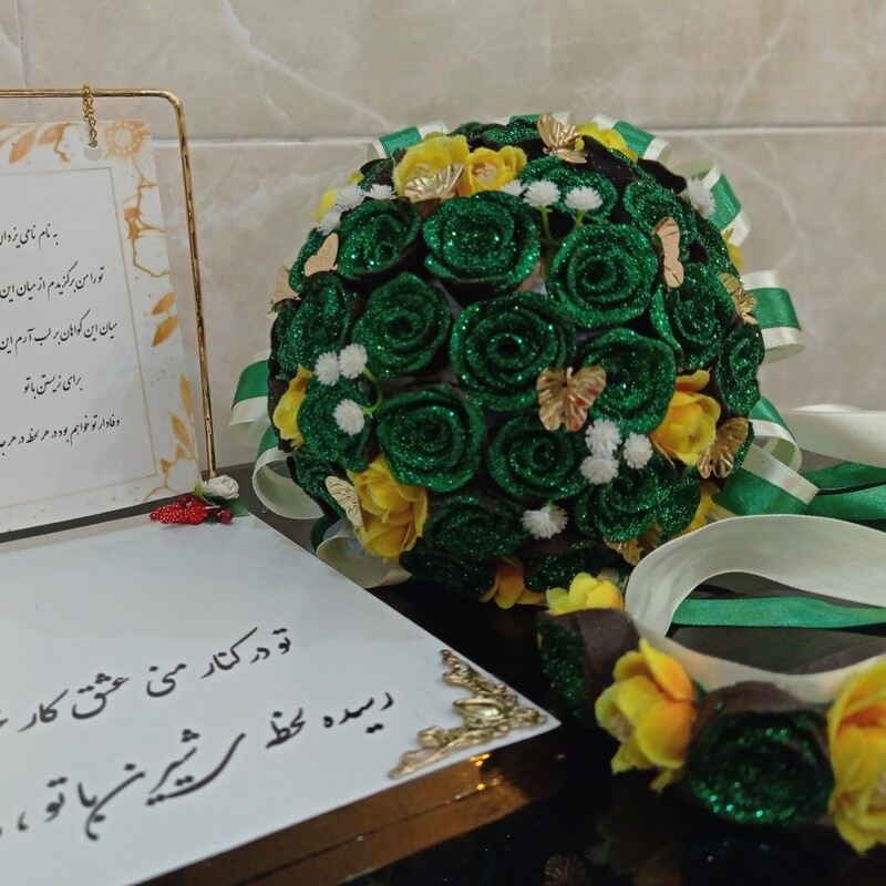  ست دسته گل حنابدان  و دستبند دستگل با گلهای حنایی مقاوم قابل سفارش در رنگ دلخواه
