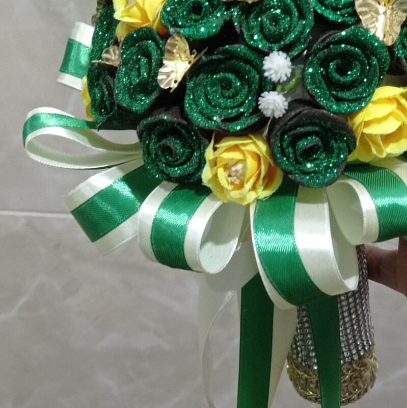  ست دسته گل حنابدان  و دستبند دستگل با گلهای حنایی مقاوم قابل سفارش در رنگ دلخواه