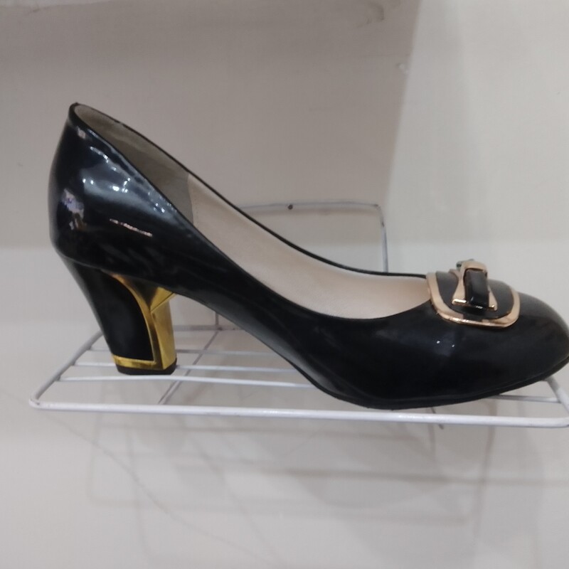 کفش زنانه پاشنه دار مدل پاشنه طلا جنس ورنی  براق سایزبندی 