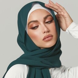 شال سبز زمردی کرپ حریر  درجه یک گرم بالا حجاب خضرا 