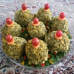 غذای سنتی اصفهان کوفته شوید و باقلا  تهیه شده از بهترین و لذیذترین گوشت گوسفندی. سبزیجات تازه عالی ترین برنج شمالی