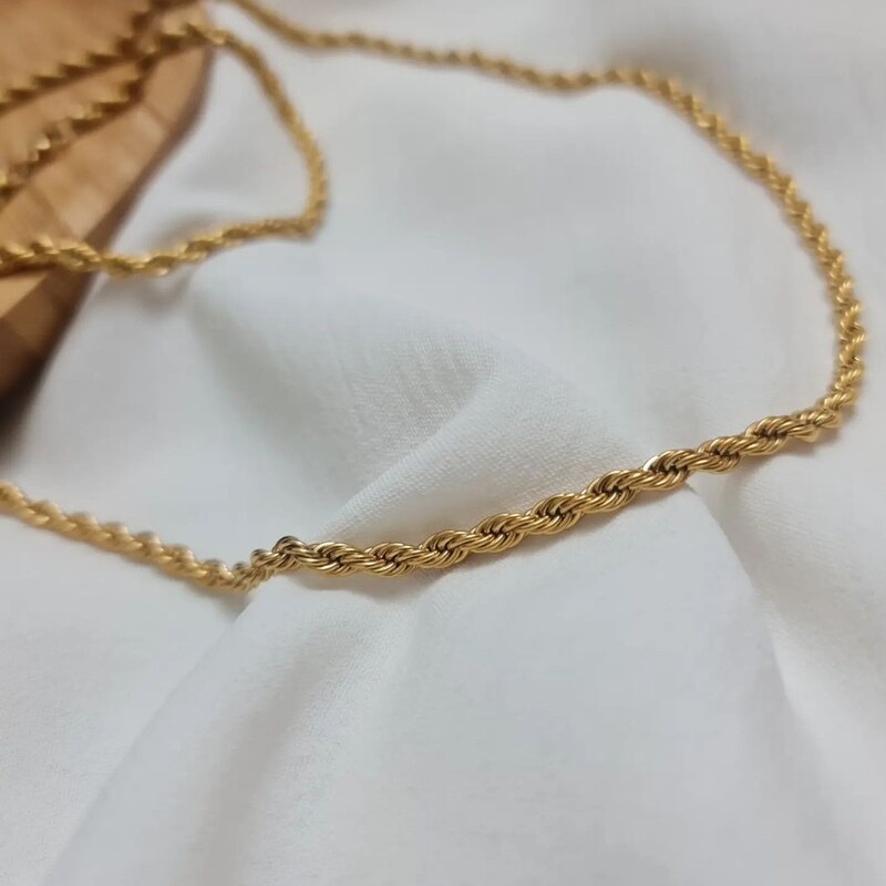 ست استیل طنابی زنانه شامل گردنبند ، دستبند و گوشواره ضدآب و رنگ ثابت و ضدحساسیت آبکاری شده طرح طلا و بسیار شبیه طلا 