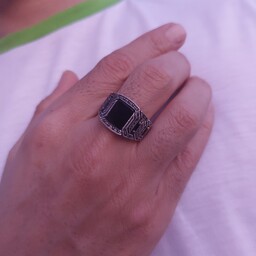 انگشتر نقره مردانه شرکت مورات استانبول  عقیق مشکی عیار 925با آبکاری طلا سفید بدون ریزش نگین  ضد حساسیت