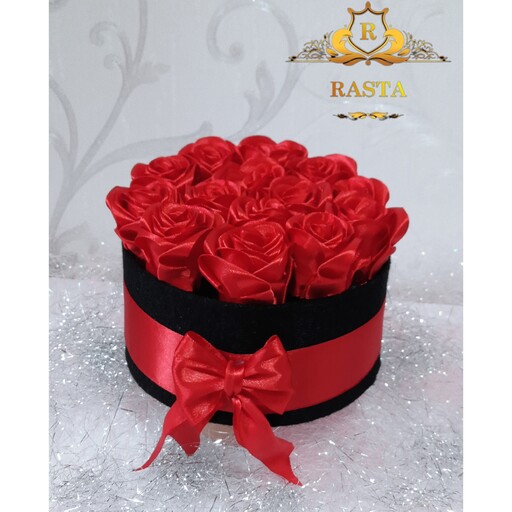 باکس گل رز روبانی قرمز 